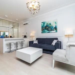 cristal-neptun-park-by-oneapartments.sopothotels.com/