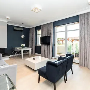 black-pearl-neptun-park-by-oneapartments.sopothotels.com/